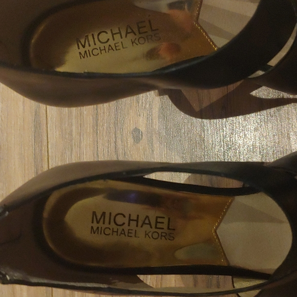 MICHAEL Michael Kors Platform Leather bands Heels Black 6.5 - Picture 3 of 3